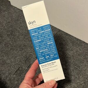SKYN ICELAND GLACIAL FACE WASH
